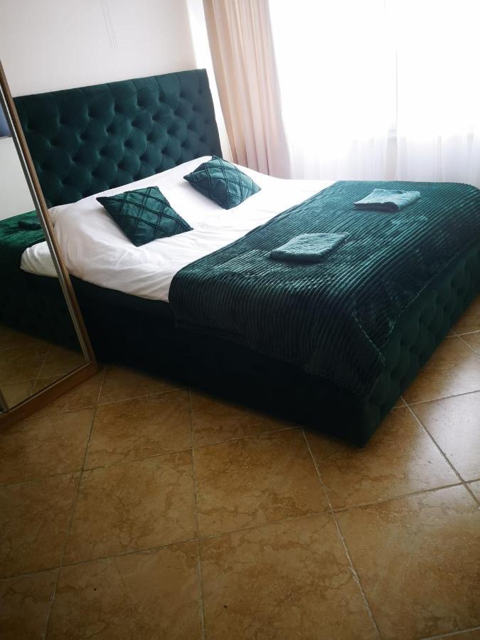 Riviera Deluxe Apartments Vlorë Extérieur photo